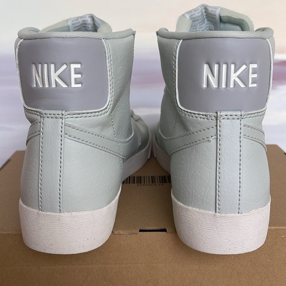 NIKE WMNS BLAZER MID '77 NEXT
NATURAL 
LIGHT SILVER/LIGHT SILVER-WOLF GREY - Picture 13 of 16